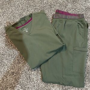 Women’s Scrubs - Med Couture